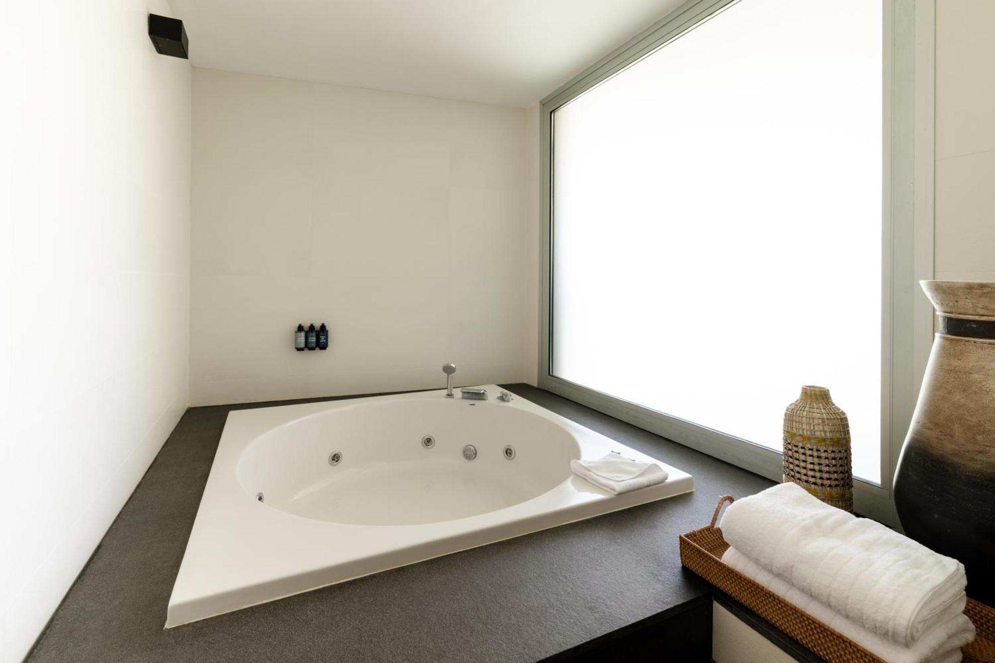 Master Suite Jacuzzi Terrace