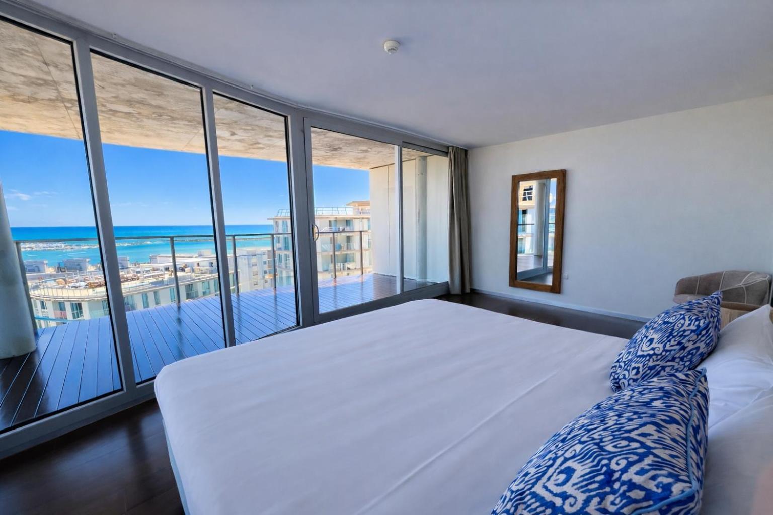 Master Suite Jacuzzi Terrace